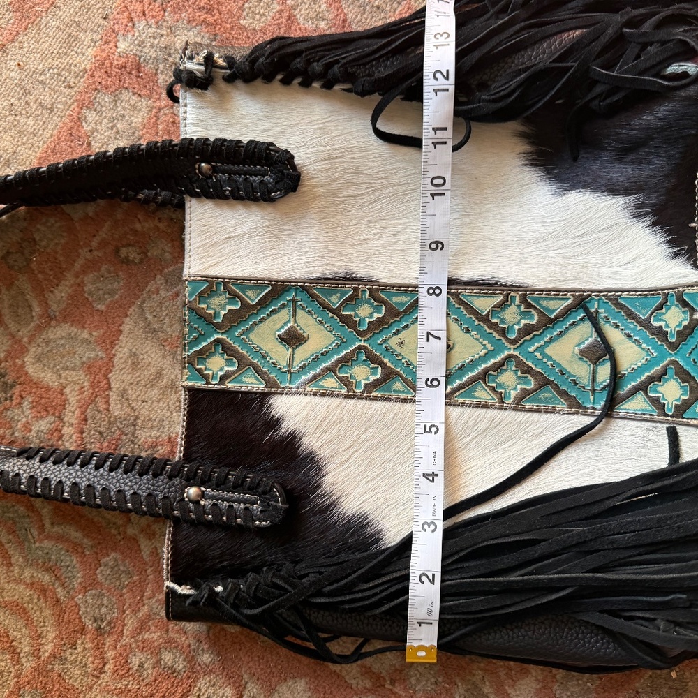 Trinity Ranch Cowhide Shoulder Bag With Fringe - Picture 12 of 15